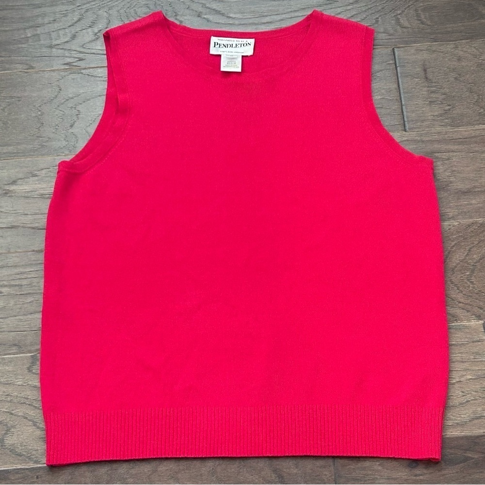 Vintage Pendleton Women’s Sweater Vest. Medium. Red. Rayon/Nylon Blend